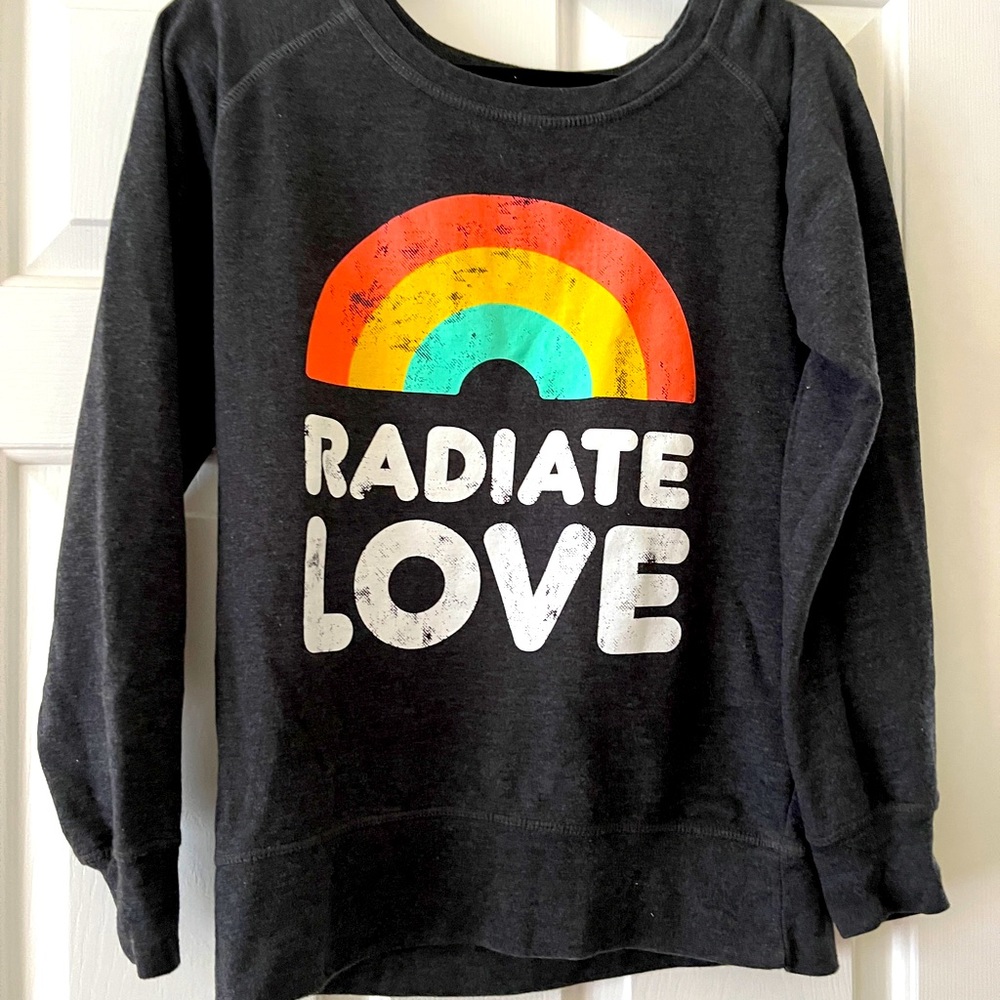 Instant Message Women M love sweatshirt